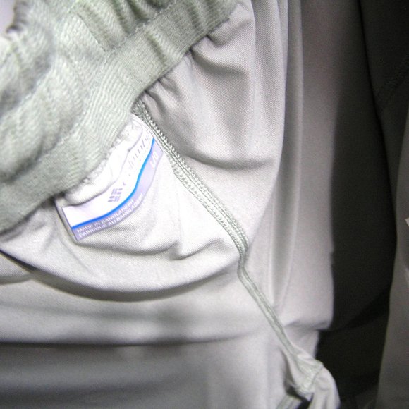 Columbia Women's Skort in Light Green/Grey - Picture 8 of 8